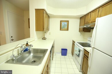 1008 Aspen Dr unit 1008, Plainsboro, NJ 08536 - photo 6