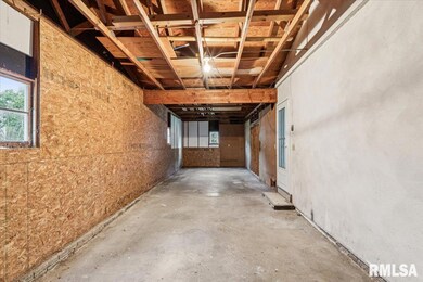 3212 W 13th St, Davenport, IA 52804 - photo 3