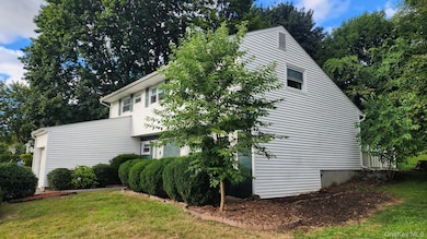 32 Bloomer Rd, Brewster, NY 10509 - photo 2