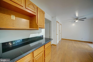 6370 Woodburn Ave, Elkridge, MD 21075 - photo 7