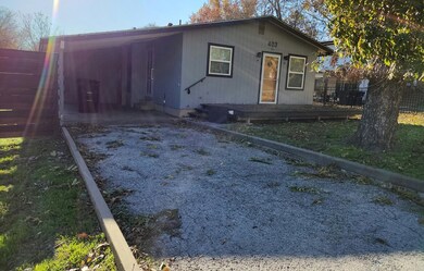 403 Plum St, Fredericksburg, TX 78624 - photo 2