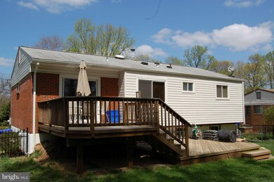 14215 Chadwick Ln, Rockville, MD 20853 - photo 3