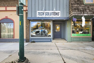 4-web-or-mls-134-e-lake-st