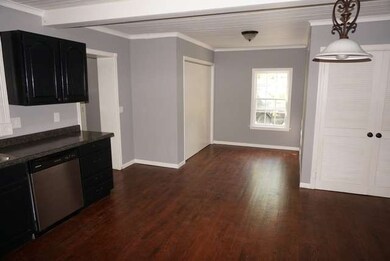 516 S Calumet Ave, Aurora, IL 60506 - photo 6