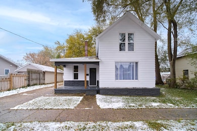 1211 23rd St Photo 3