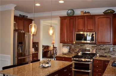 Recently updated kitchen with SS appliances...refr