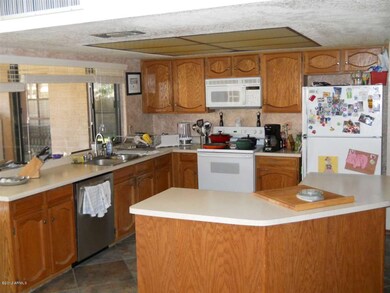 Kitchen & Island