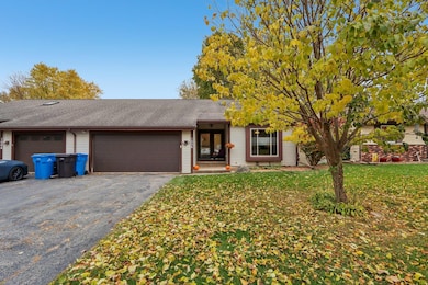 1006 S Division St unit 2, Waunakee, WI 53597 - photo 2