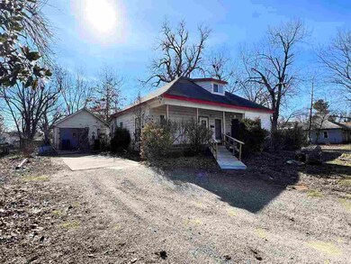 1223 E Broadway St, Cushing, OK 74023 - photo 4