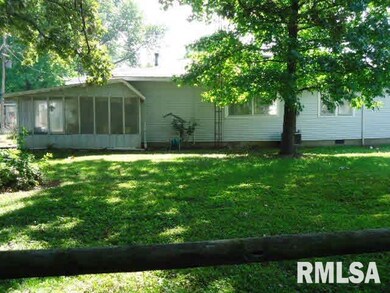 715 N Webster St, Harrisburg, IL 62946 - photo 4