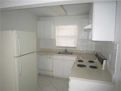 400 SE 3 Ave unit 104, Hallandale Beach, FL 33009 - photo 2