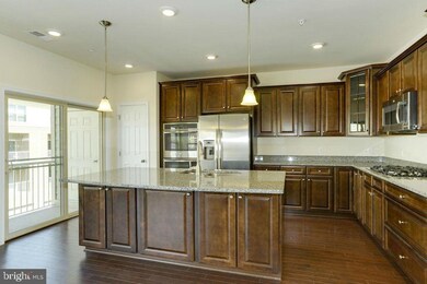 5555 Seabrook Rd, Lanham, MD 20706 - photo 2