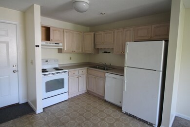 73 E Broadway unit M, Derry, NH 03038 - photo 3
