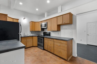 Inside-Spokane-5th-10