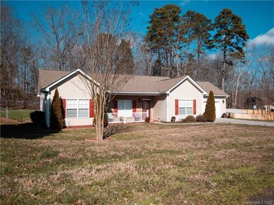 1784 Riverstone Dr, Lincolnton, NC 28092 - photo 2