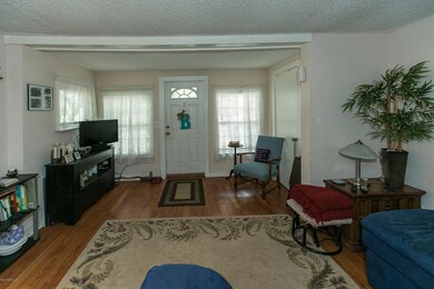 007_Living Room