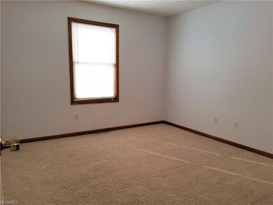 122 Harvest Ct unit 1, Lagrange, OH 44050 - photo 7