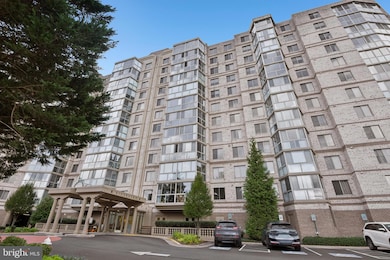 Riverbend at Lansdowne Woods unit 404, Leesburg, VA 20176 - photo 2