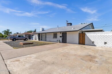 3-web-or-mls-4712-n-27th-ave