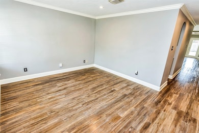 8838 Rainesville Ln, Houston, TX 77075 - photo 2