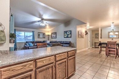 1098CamelotCourt_005