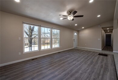 35 Kensington Dr, Bella Vista, AR 72715 - photo 4