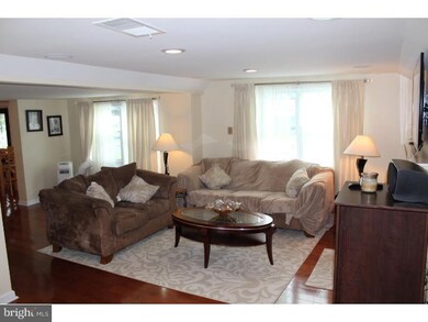 964 Wayfield Dr, Norristown, PA 19403 - photo 5