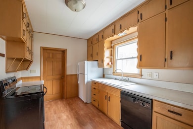 217 Randolph St, Mishicot, WI 54228 - photo 6