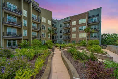 145PierViewUnit214_001