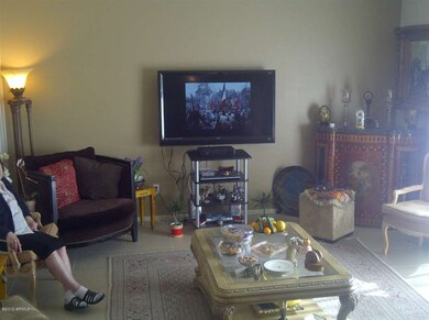 Phoenix-20121201-00096