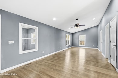 1206 W Parkway Ave, Knoxville, TN 37912 - photo 7