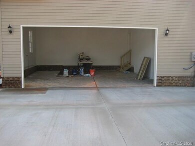 2568 Moon Creek Ln unit 20, Clover, SC 29710 - photo 3