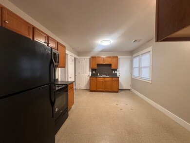 383 Newbury St unit 2nd, Springfield, MA 01104 - photo 2