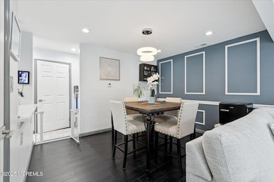 22 Richmond Photo 6