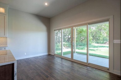 Breakfast room with double sliding door. Photos ar