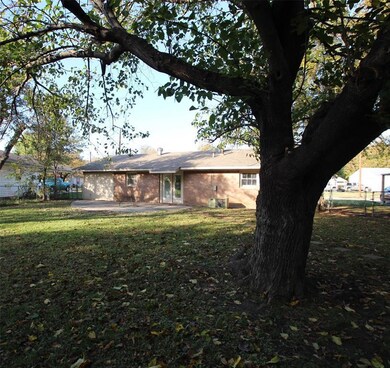 1520 Cherry St, Gainesville, TX 76240 - photo 4