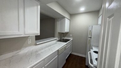 7315 Brompton St unit 318B, Houston, TX 77025 - photo 5