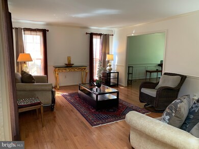 8619 Oak Chase Cir, Fairfax Station, VA 22039 - photo 5