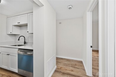 1124 Eagle Feather Cir unit 161, Dayton, OH 45449 - photo 7