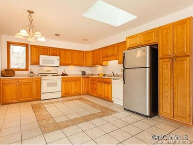 104 Hampton Rd, Leicester, NC 28748 - photo 6
