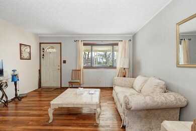 3-LivingRoom