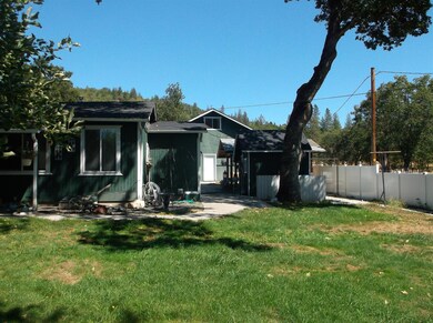 11318 Blackwell Rd, Central Point, OR 97502 - photo 3