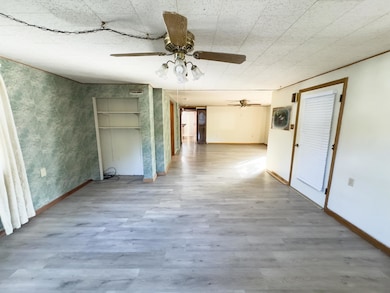 702 E Timber St, Pontiac, IL 61764 - photo 5