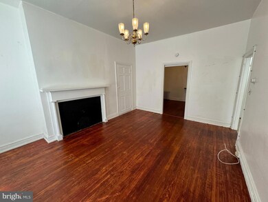 107 E Market St unit 2ND FLOOR FRONT, York, PA 17401 - photo 6