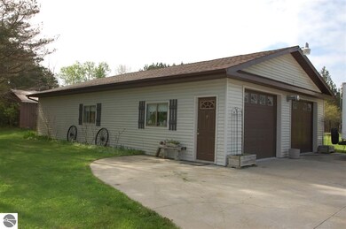 1820 Meadow Dr, West Branch, MI 48661 - photo 5