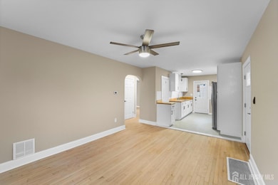 643 Concord Cir, Ewing, NJ 08618 - photo 3