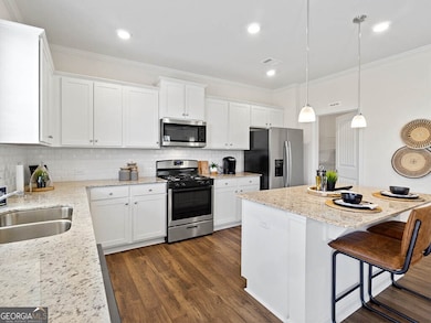 Sample Hanover Kitchen At Parkside At Carter Grove