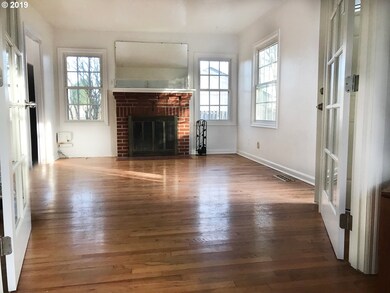 209 E Columbia Dr, Newberg, OR 97132 - photo 2