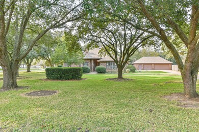 618 Sun Park Dr, Friendswood, TX 77546 - photo 3
