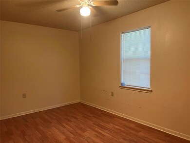 614 Moran St, Gainesville, TX 76240 - photo 5